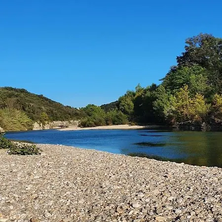 Aux Berges Du Pont Du Gard Alojamento de Acomodação e Pequeno-almoço