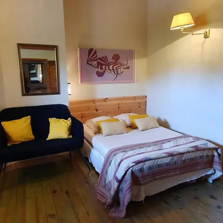 Aux Berges Du Pont Du Gard Bed & Breakfast *