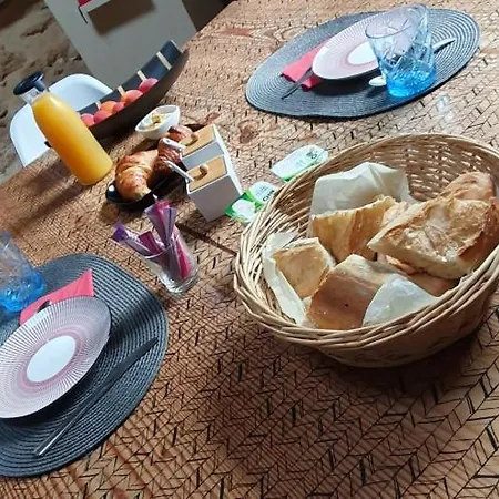 Aux Berges Du Pont Du Gard Bed & Breakfast