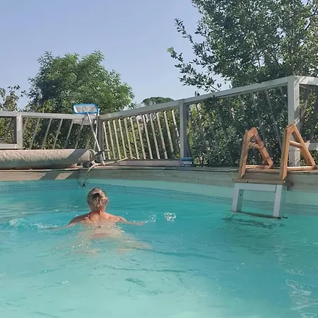 Bed & Breakfast Aux Berges Du Pont Du Gard Vers Pont du Gard
